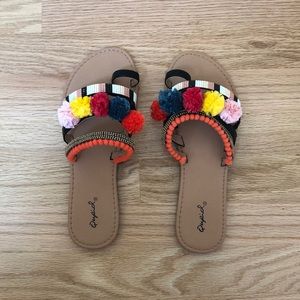 Pom Pom flip flops